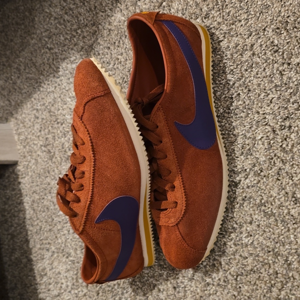 Women's nike cortez suede